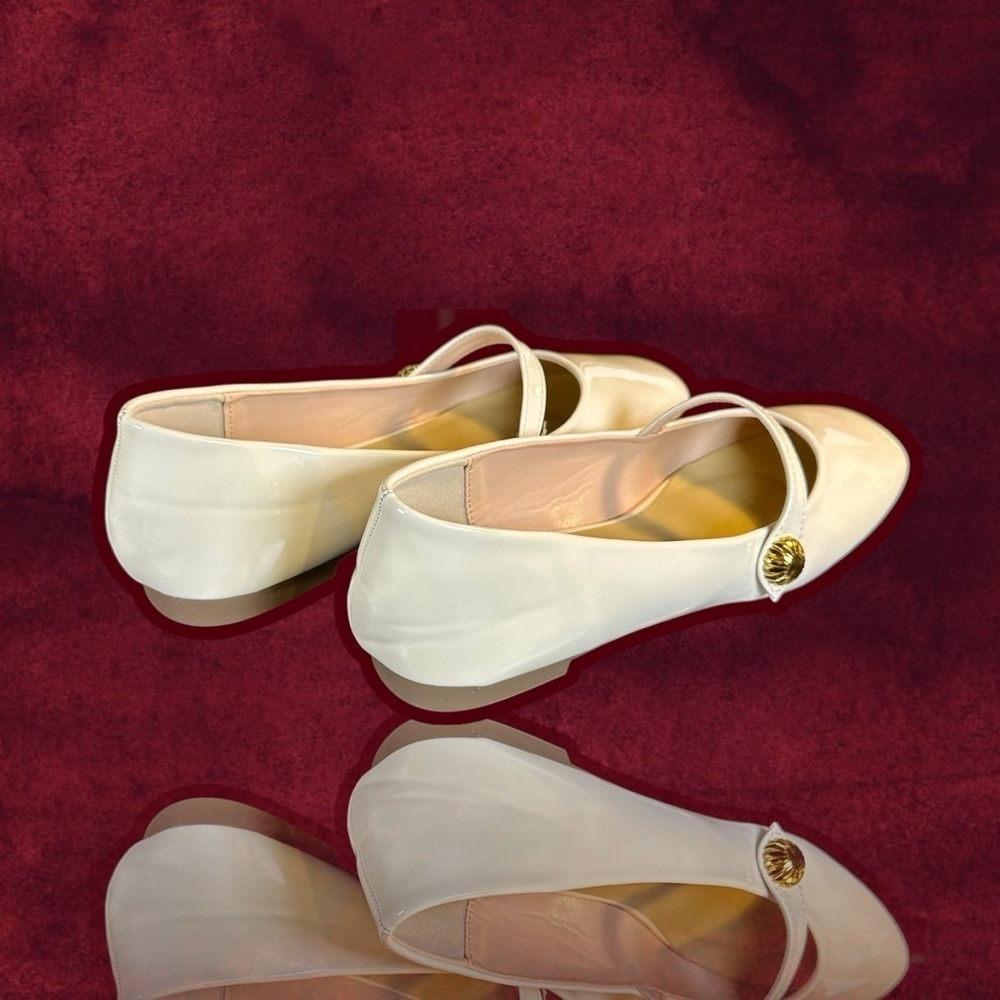 NWOT C. Paravano Cream Patent Square-Toe Mary Jane Flats with Gold Buttons Sz 41 - Picture 10 of 16
